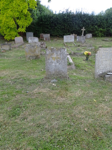 Divers grave