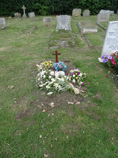 Moon grave