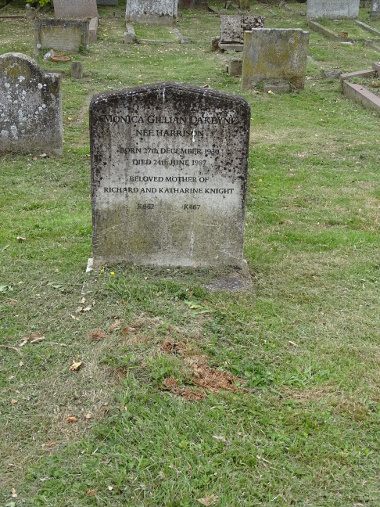 Dakeyne grave